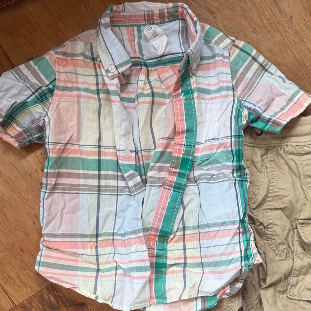 Gap Kids outfit - Plaid Shirt - Green, Pink, White, sweater and cargo pants - Picture 2 of 7